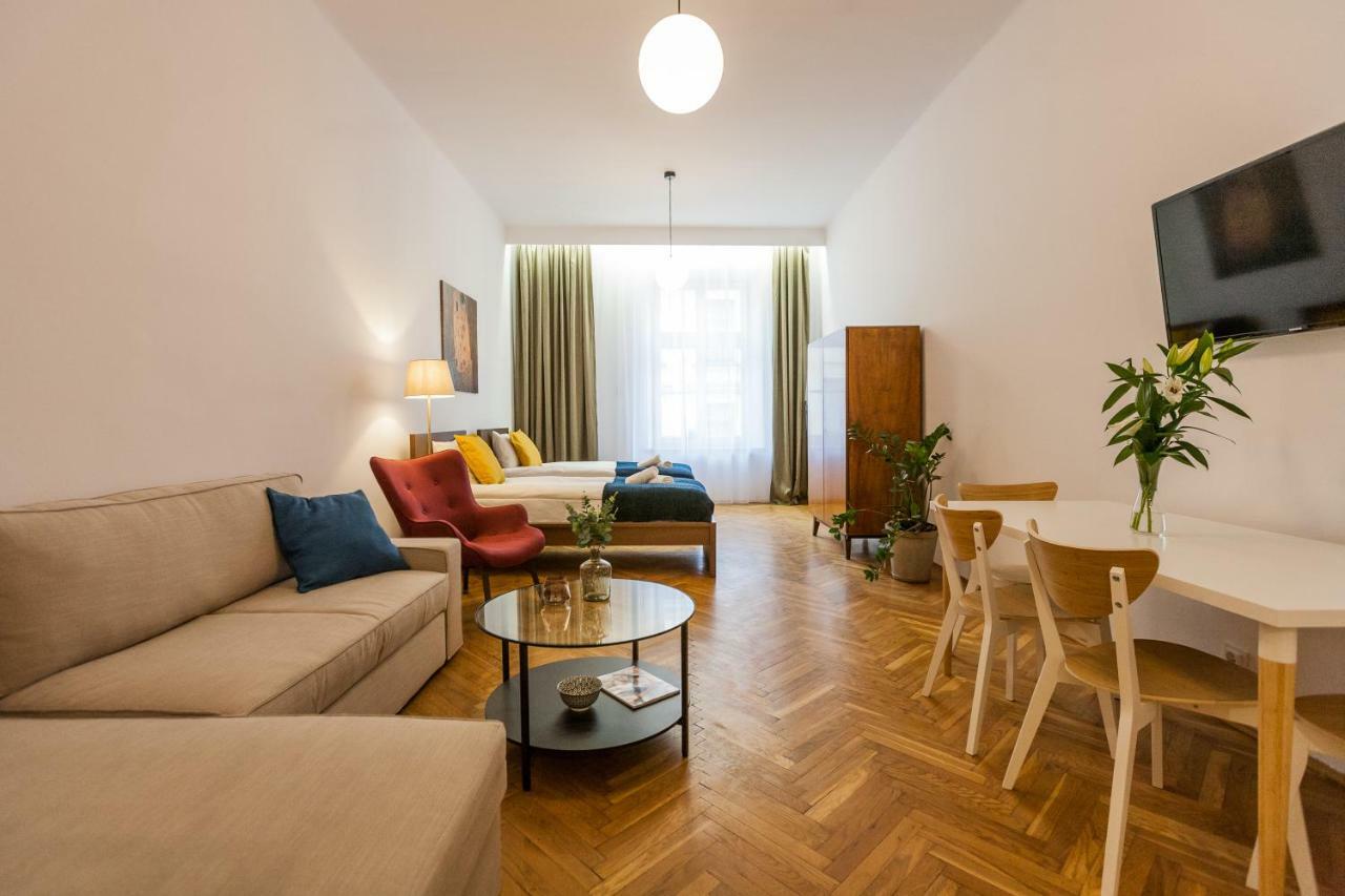 Apartment Mikolajska 3 *