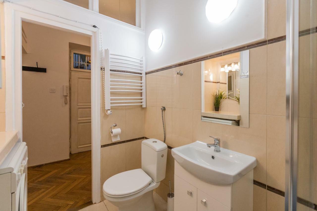 Apartment Mikolajska 3 *